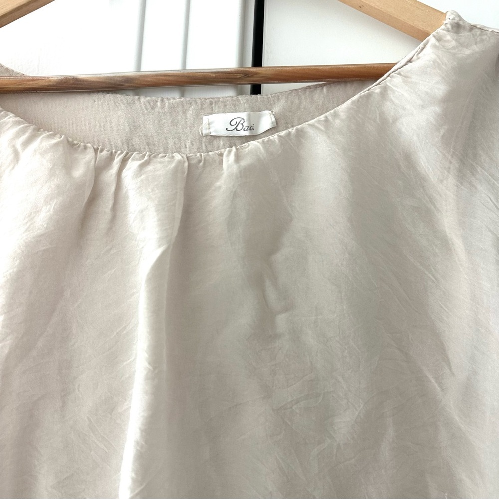 Silky Bubble bottom Elegant Dressy Blouse by Baci - Picture 3 of 10